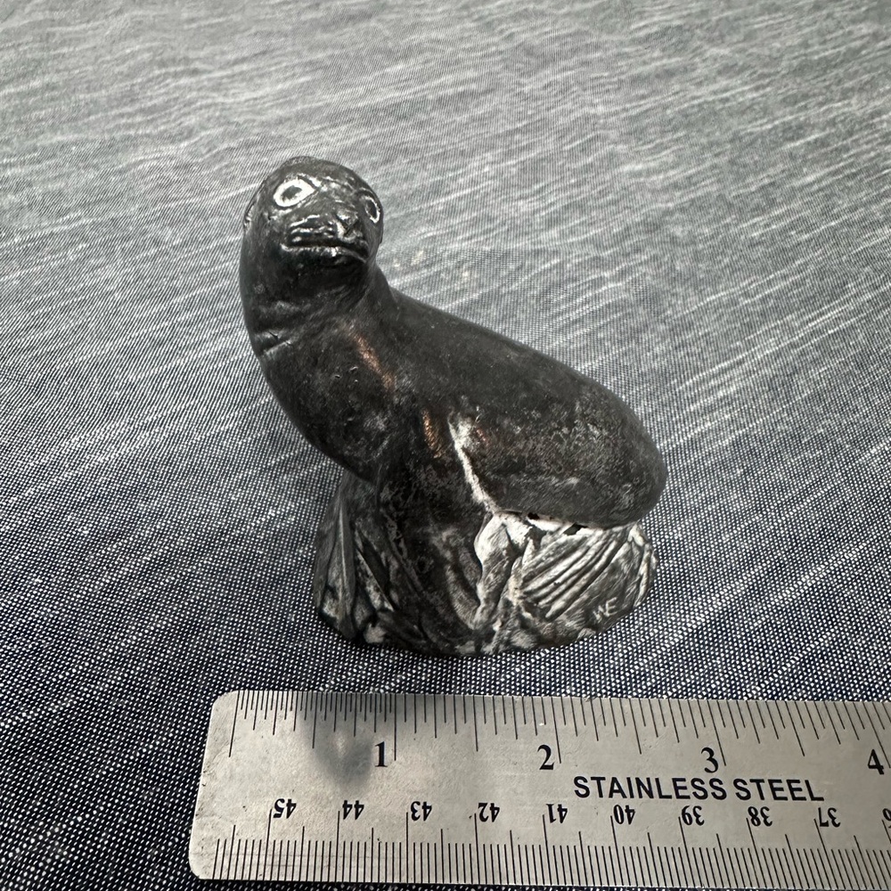 The Wolf‎ Sculptures Hand Carved Soapstone Seal/Sea Lion - Made in Canada